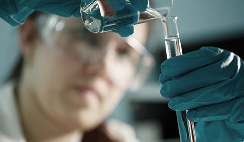 Os sintomas e vários tipos de cancro do pâncreas