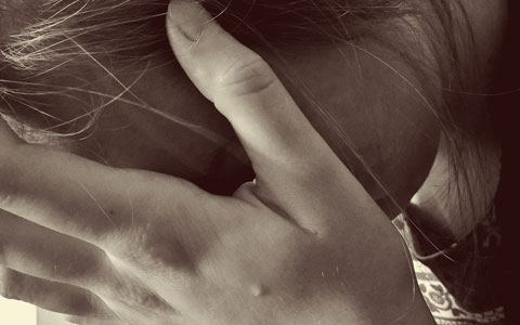Como o stress emocional e o stress profissional se influenciam um ao outro?